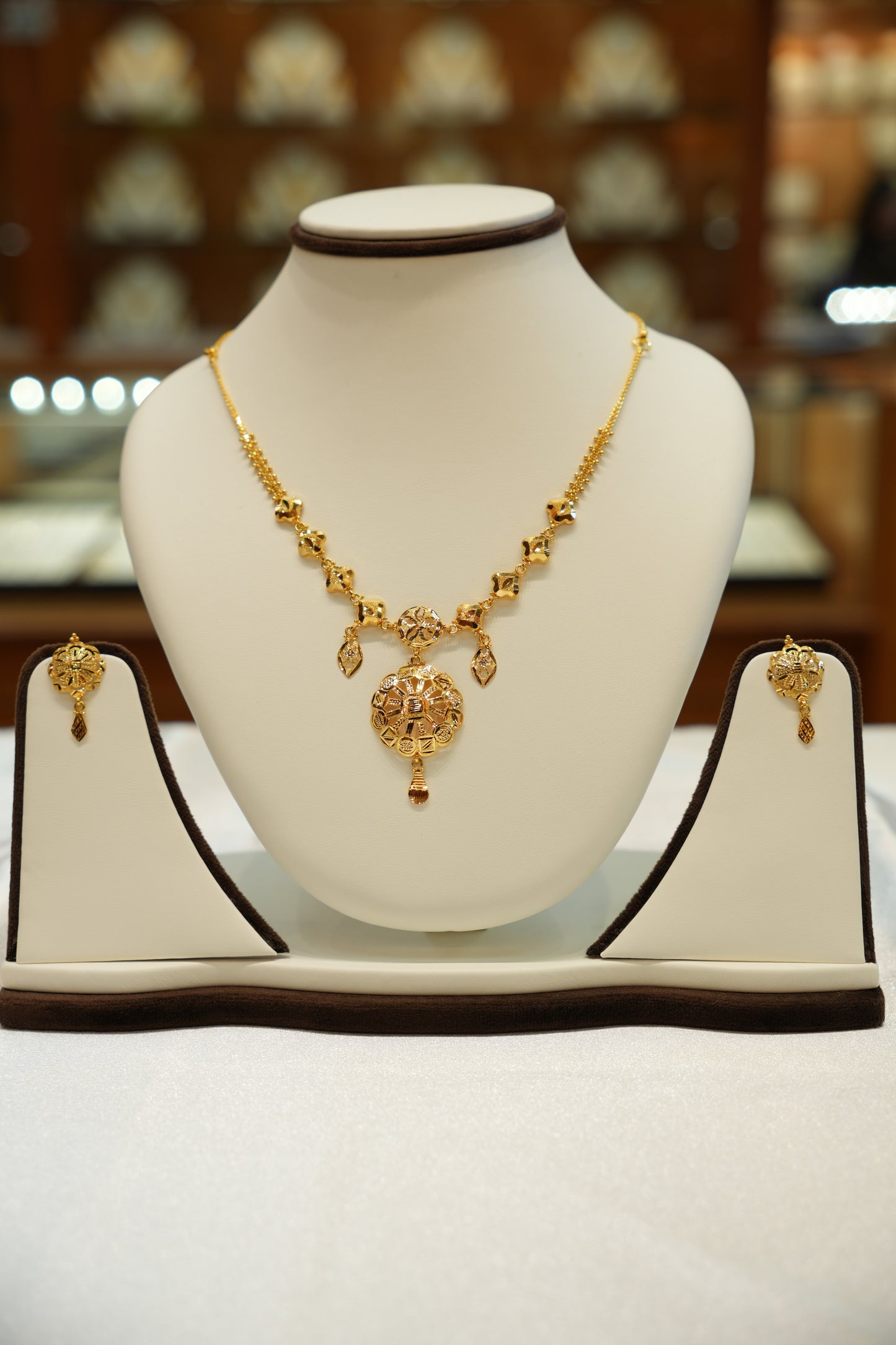 22Kt Gold Ladies Necklace