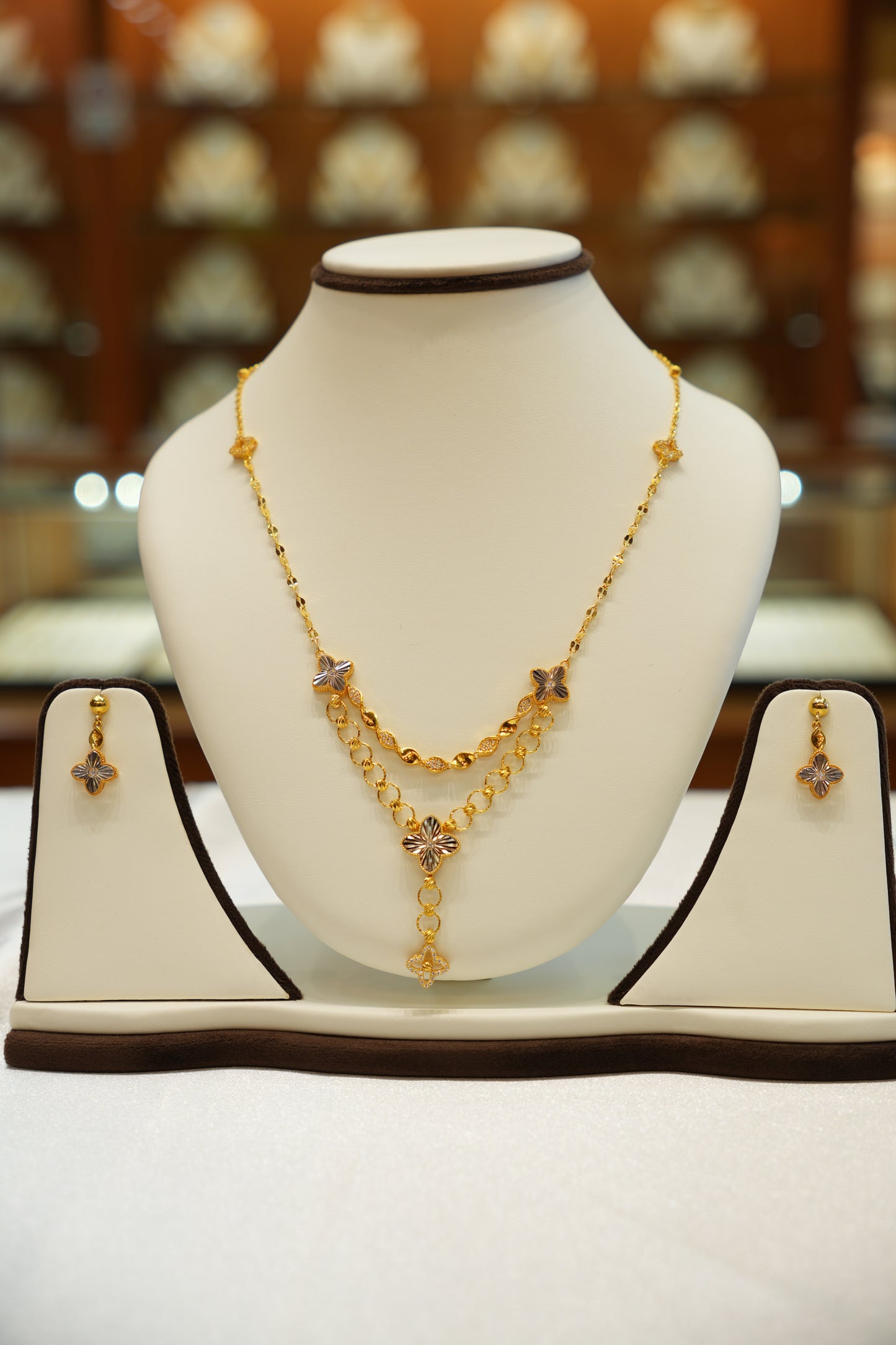 22Kt Gold Ladies Necklace