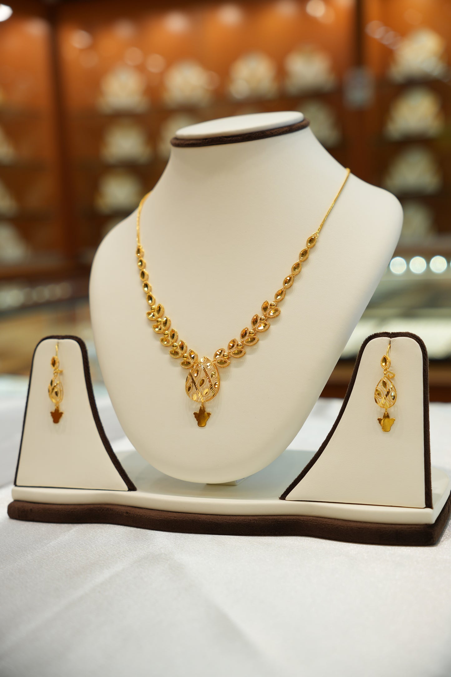 22Kt Gold Ladies Necklace