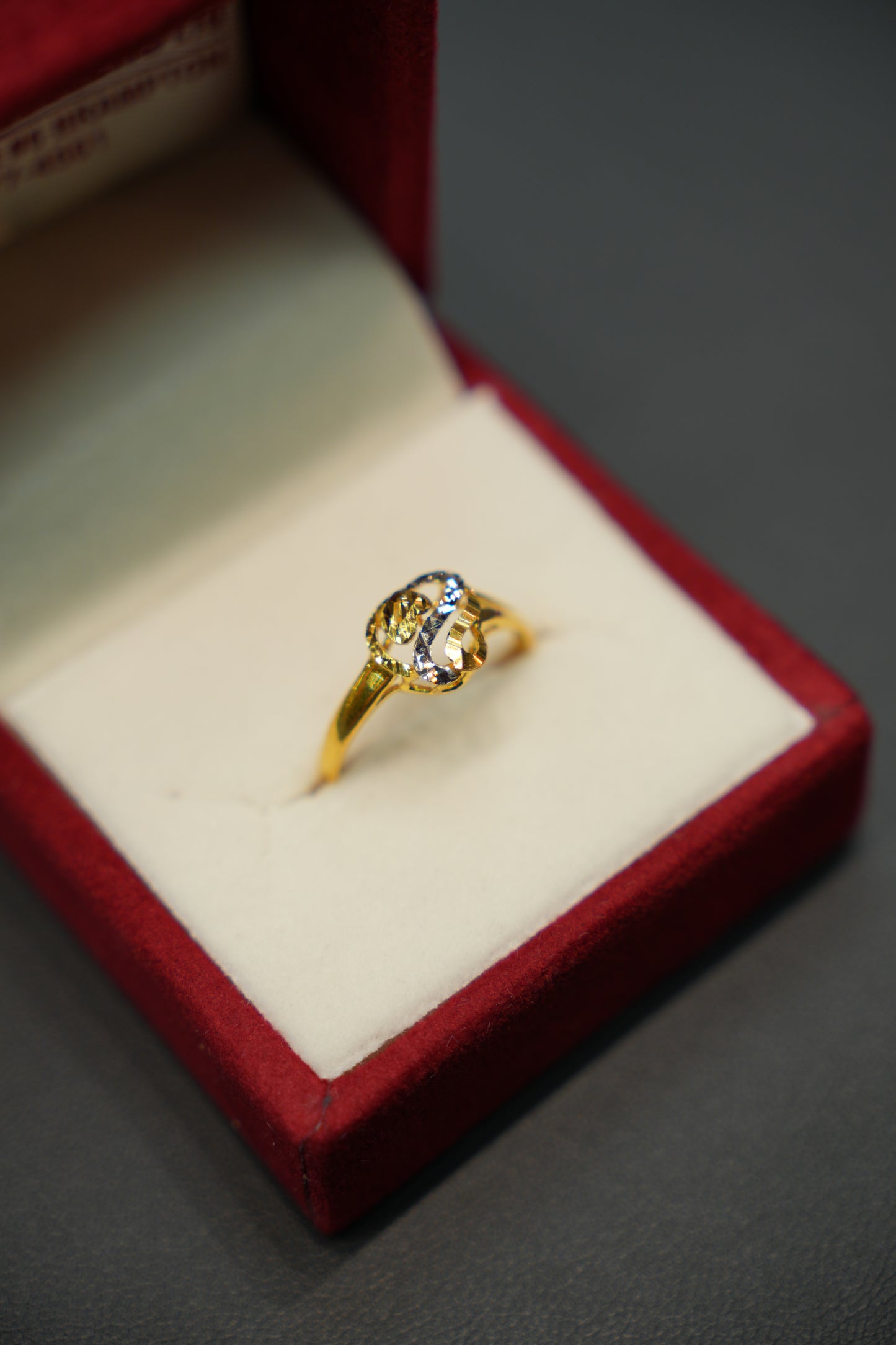 22K Gold Ladies Ring