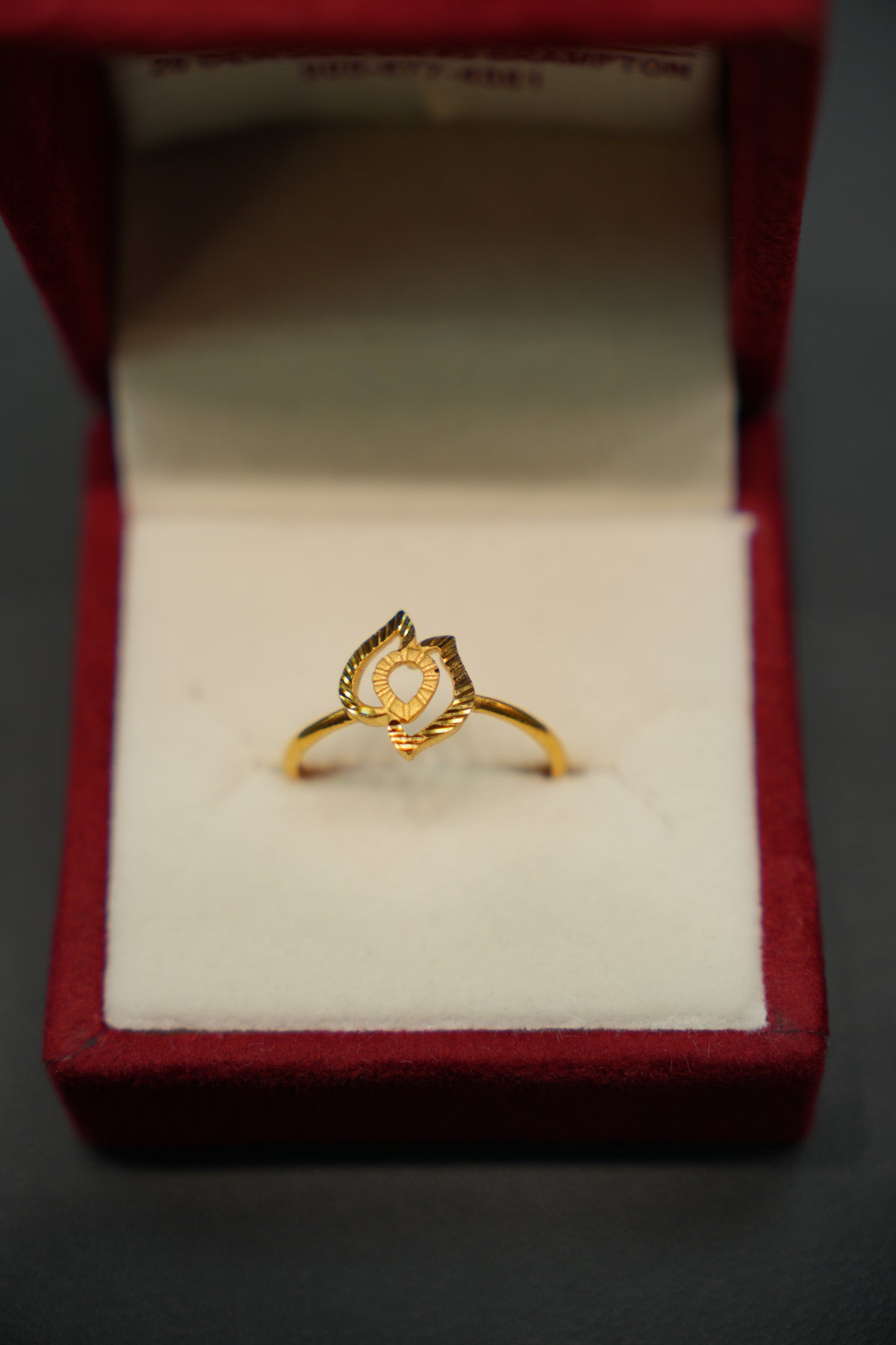22K Gold Ladies Ring