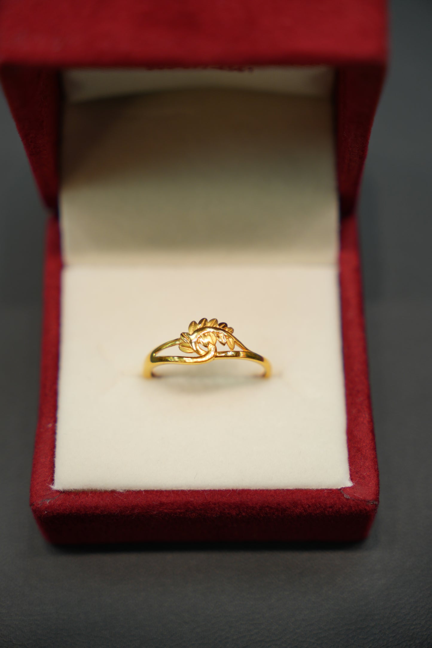 22K Gold Ladies Ring
