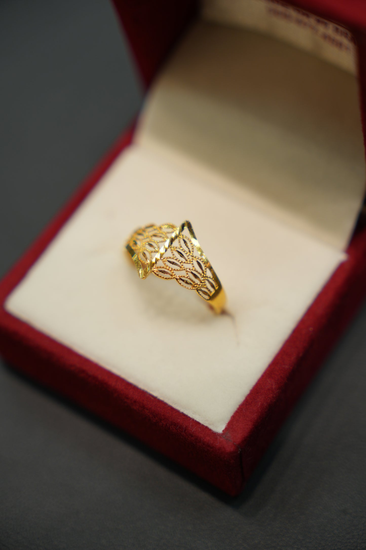 22K Gold Ladies Ring