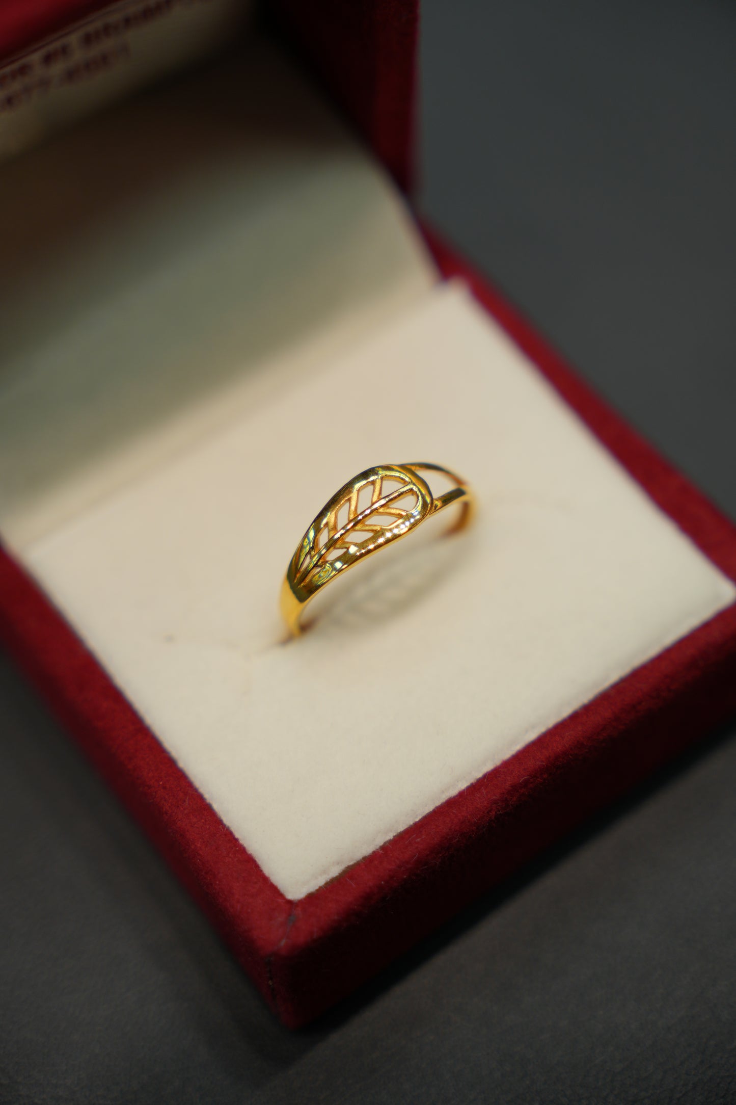 22K Gold Ladies Ring