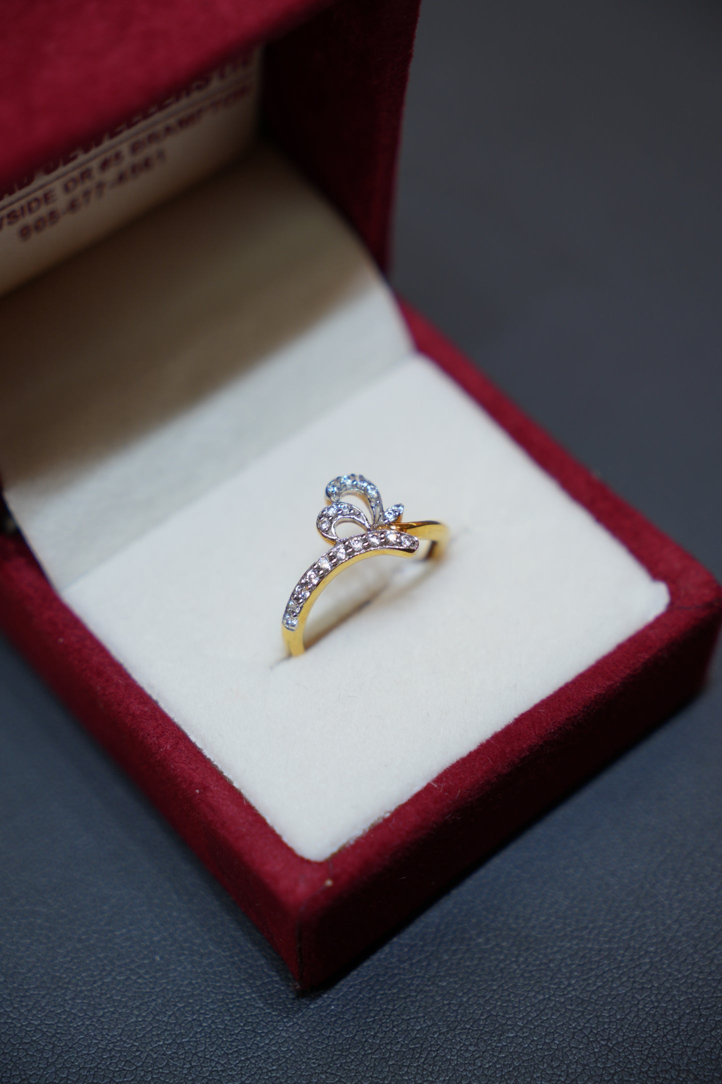 18K Natural Diamond Ring