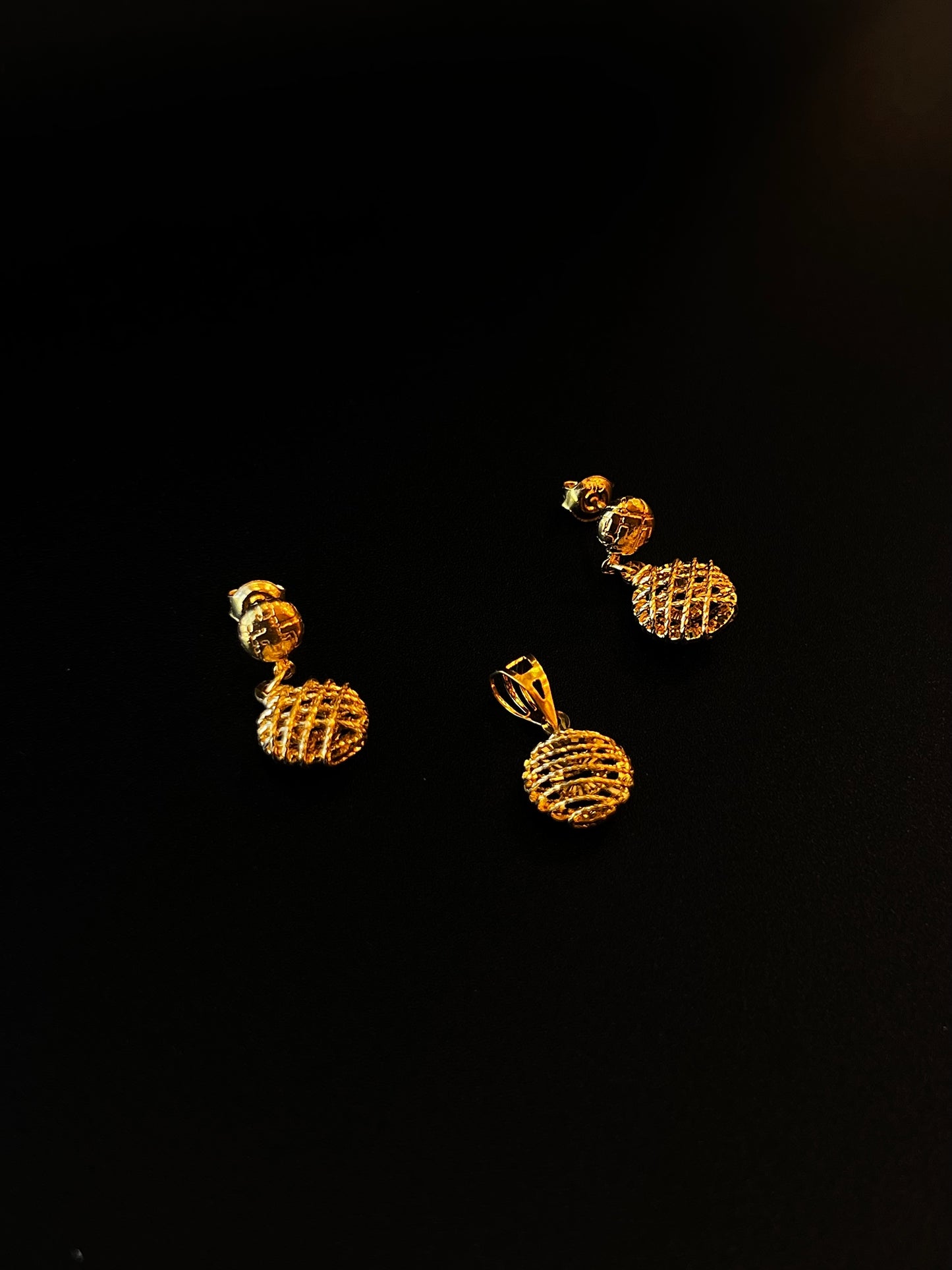 22K Gold Ladies Pendant Set