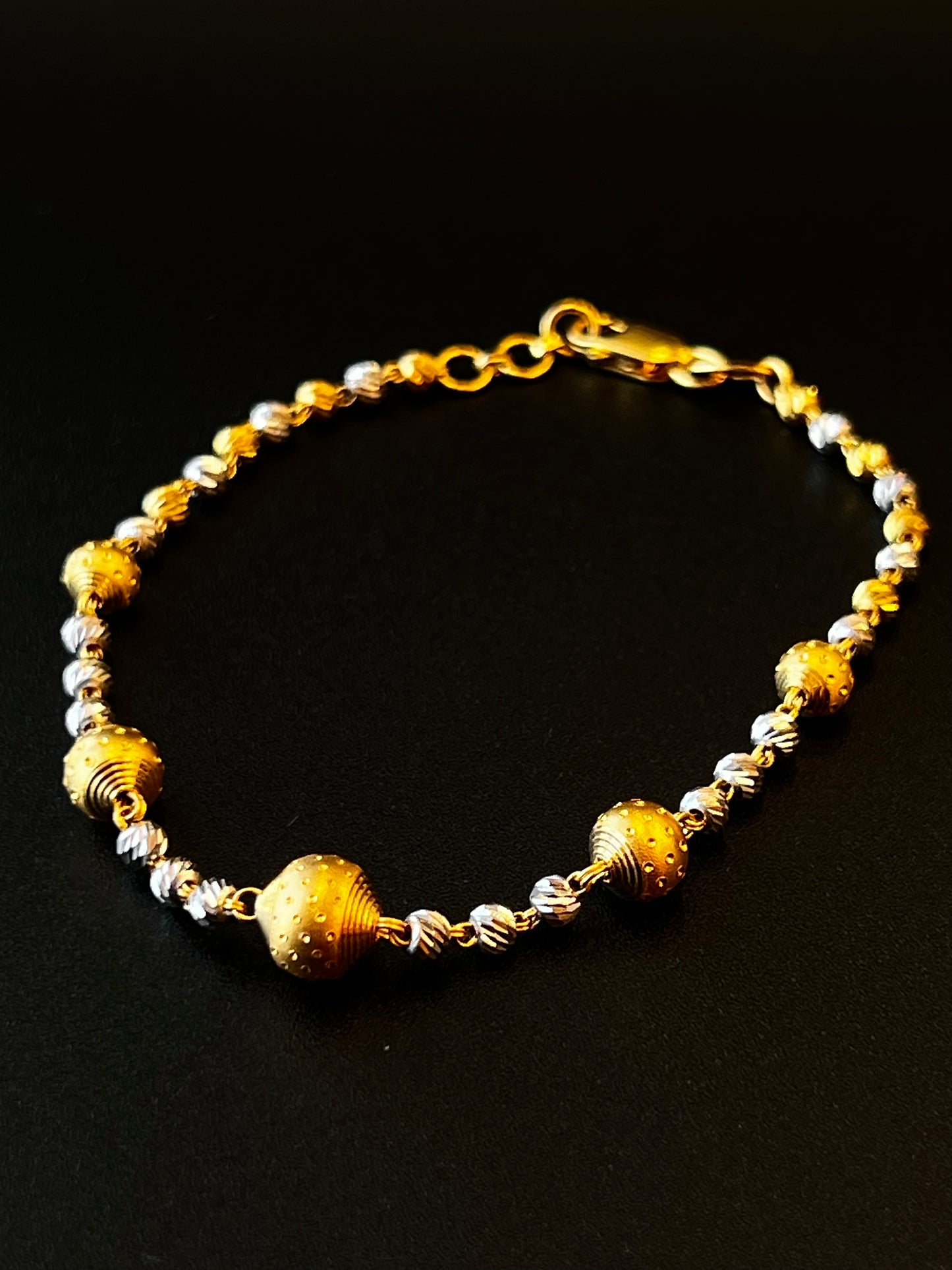 22k Gold Ladies Bracelet