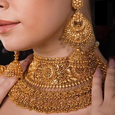 One Necklace, Many Occasions