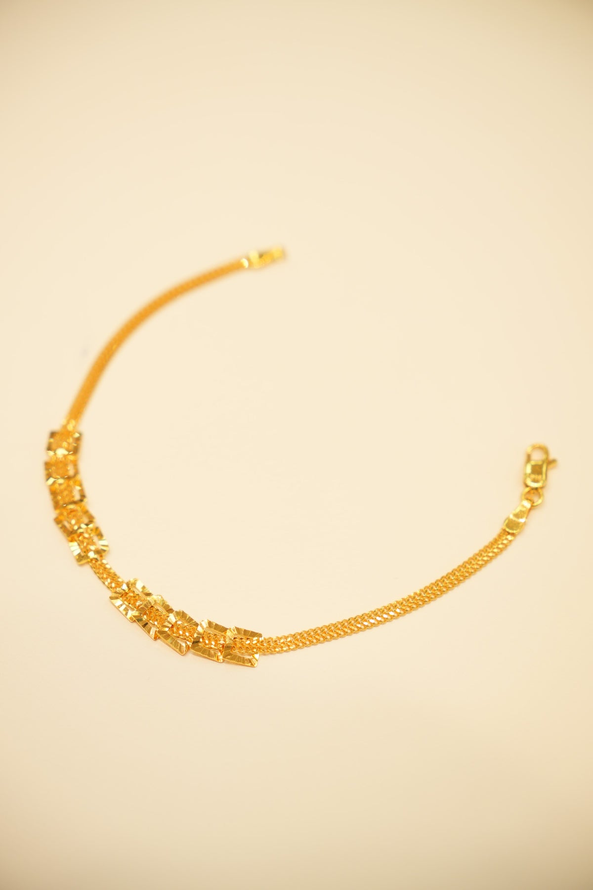 22K Gold Faceted Curve Accent Bracelet