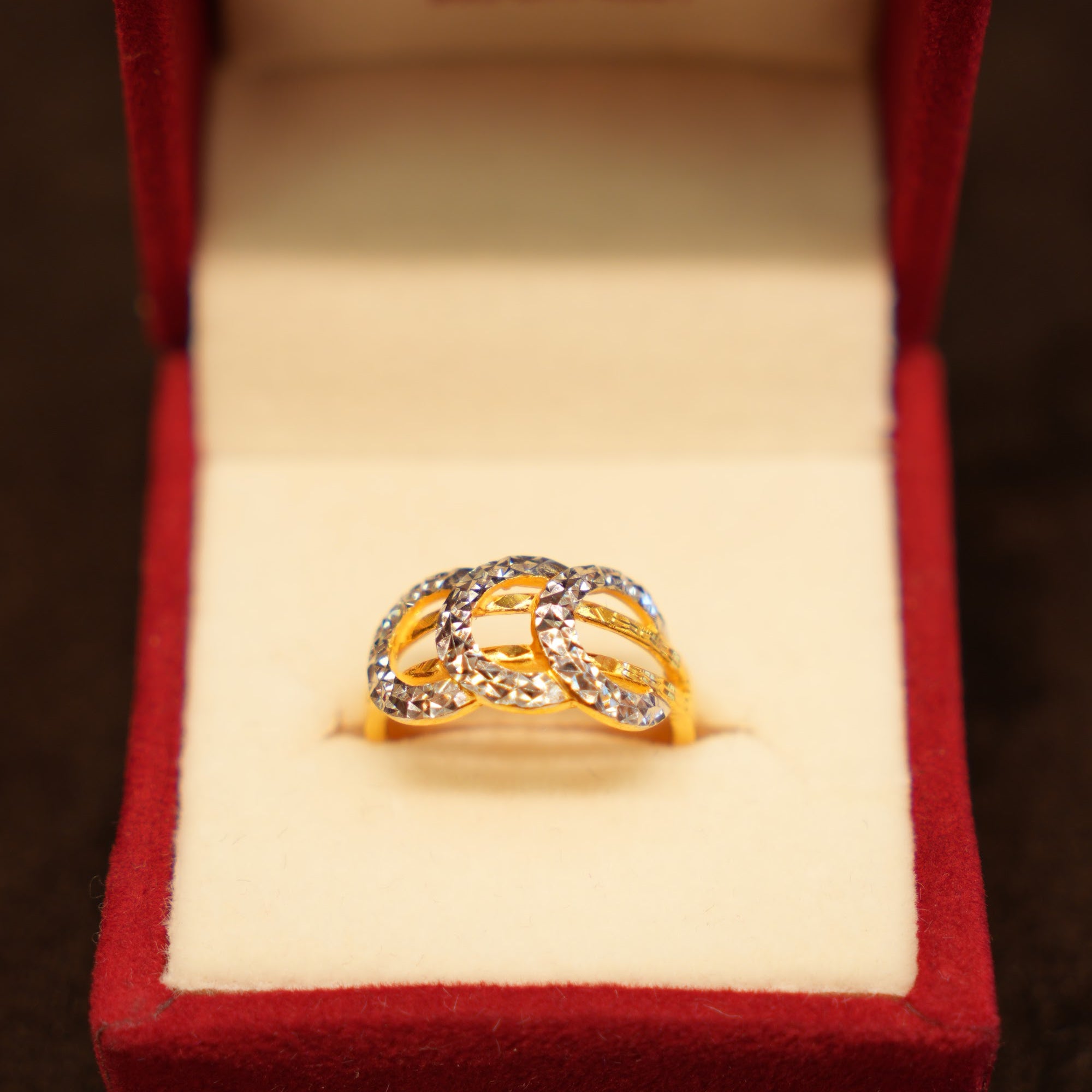 22K Gold Interlocking Loops Ring