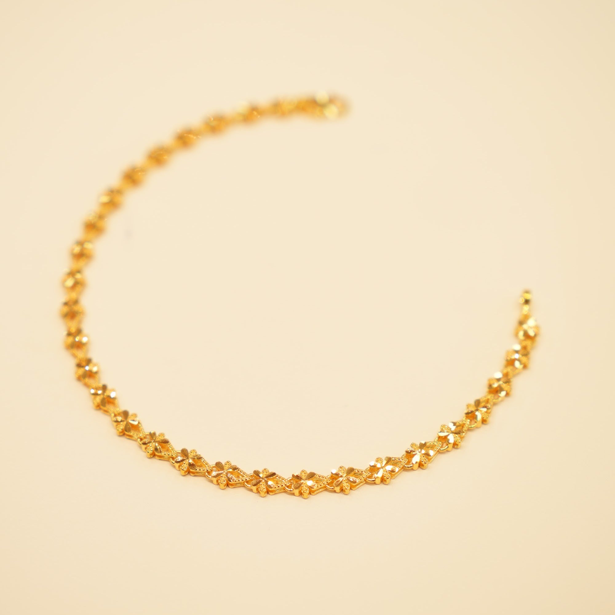 22K Gold Sparkle Clover Link Bracelet