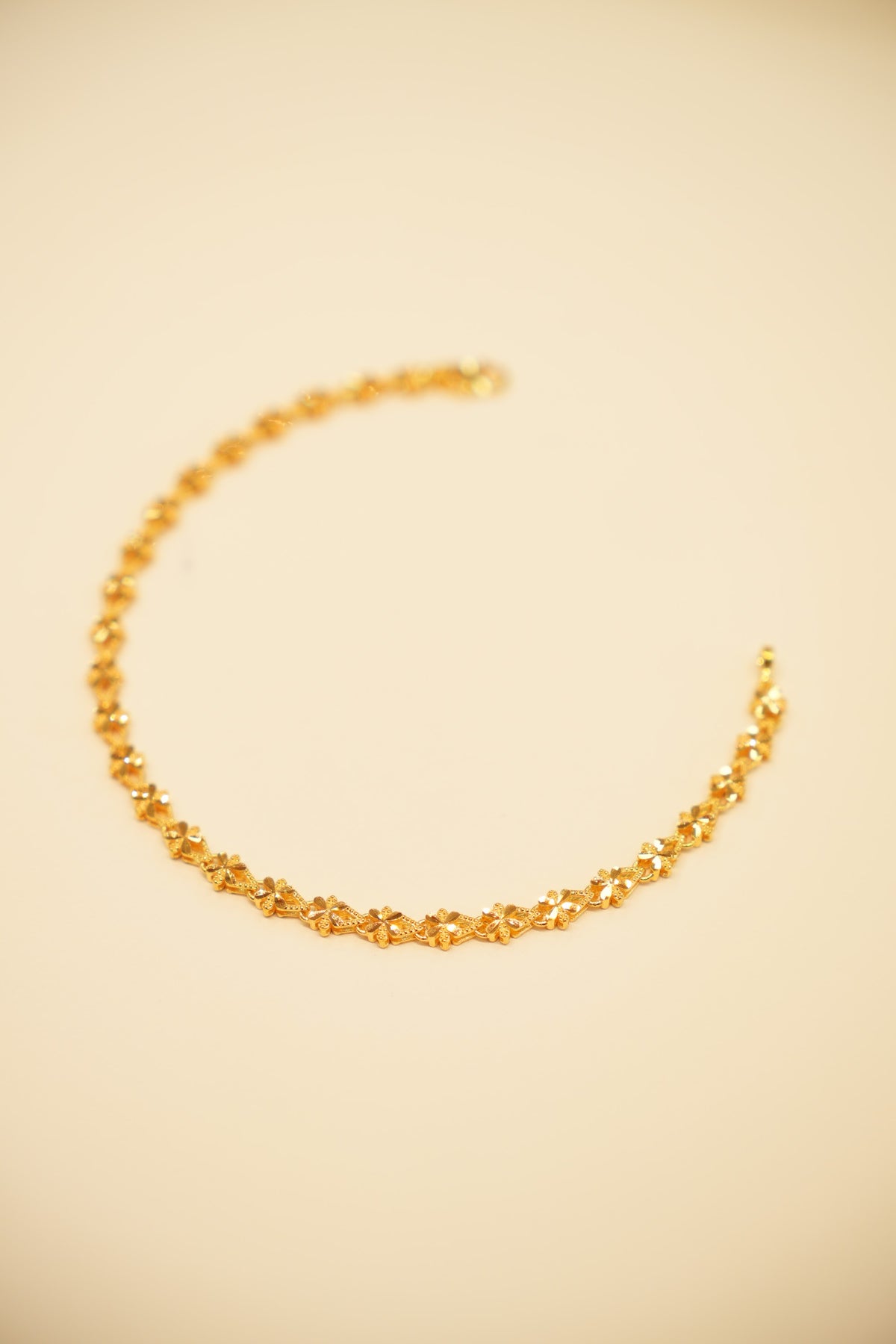 22K Gold Sparkle Clover Link Bracelet