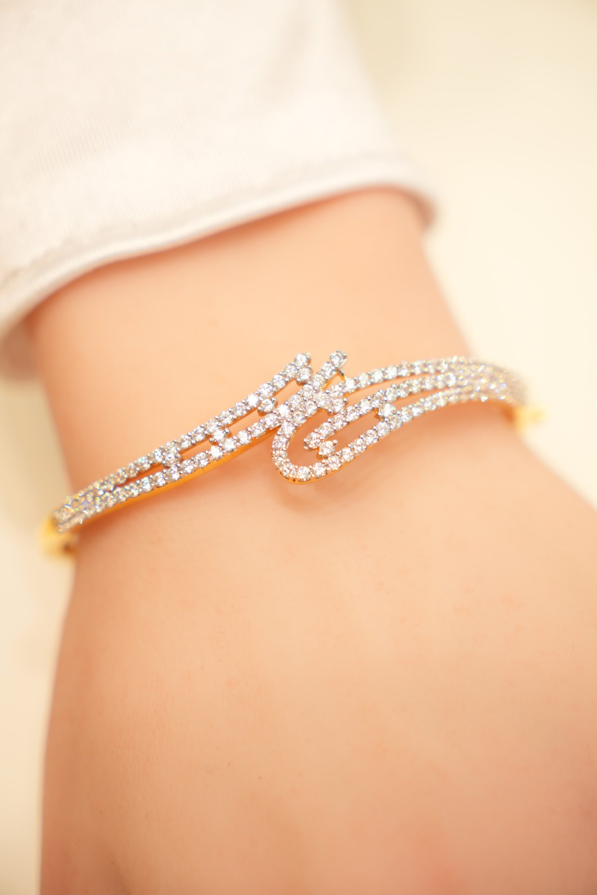 22K Gold Pavé Swirl Bangle Bracelet