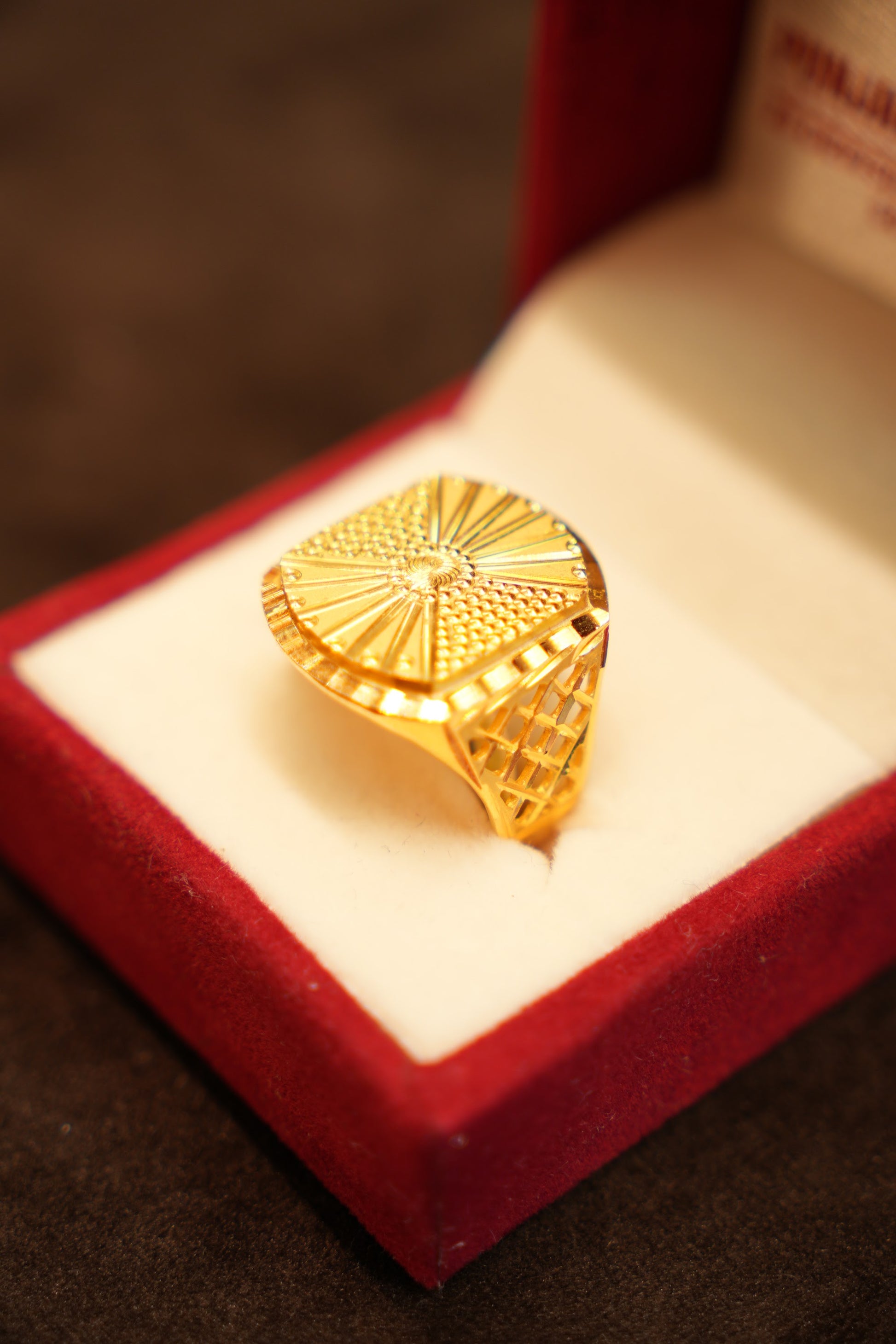 22K Gold Radiating Starburst Ring