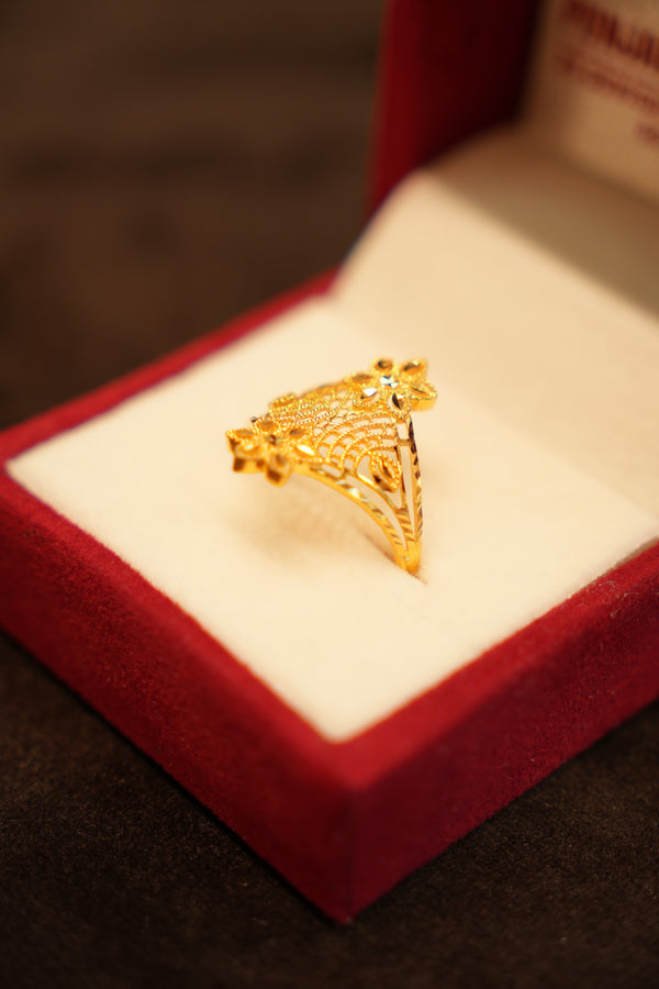 22K Gold Floral Fan Filigree Ring