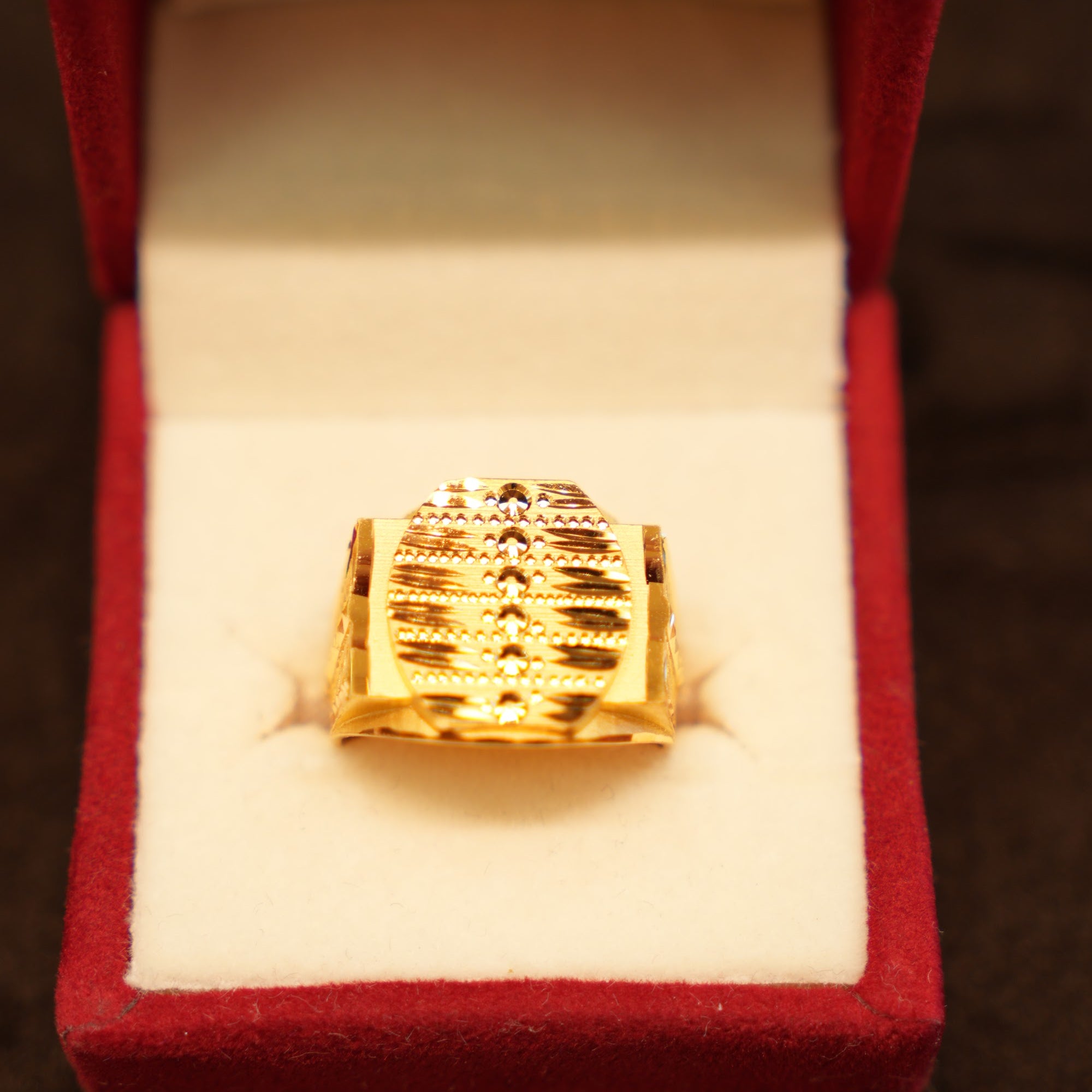 22K Gold Feathered Row Dome Ring
