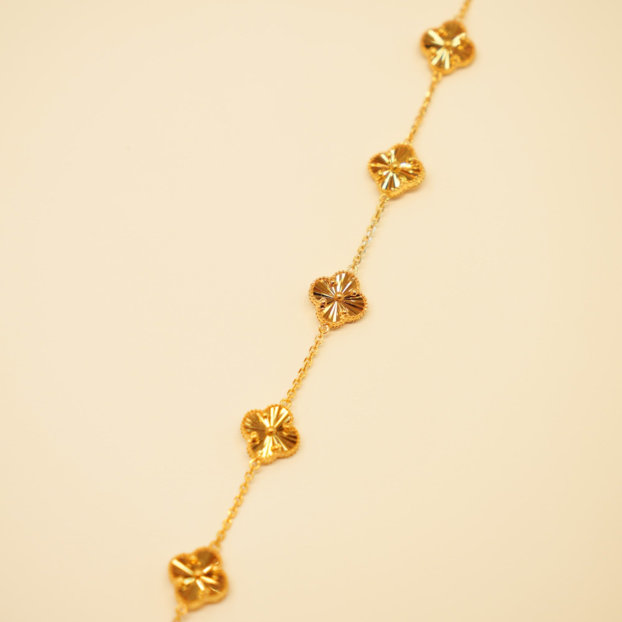 22K Gold Diamond-Cut Clover Bracelet