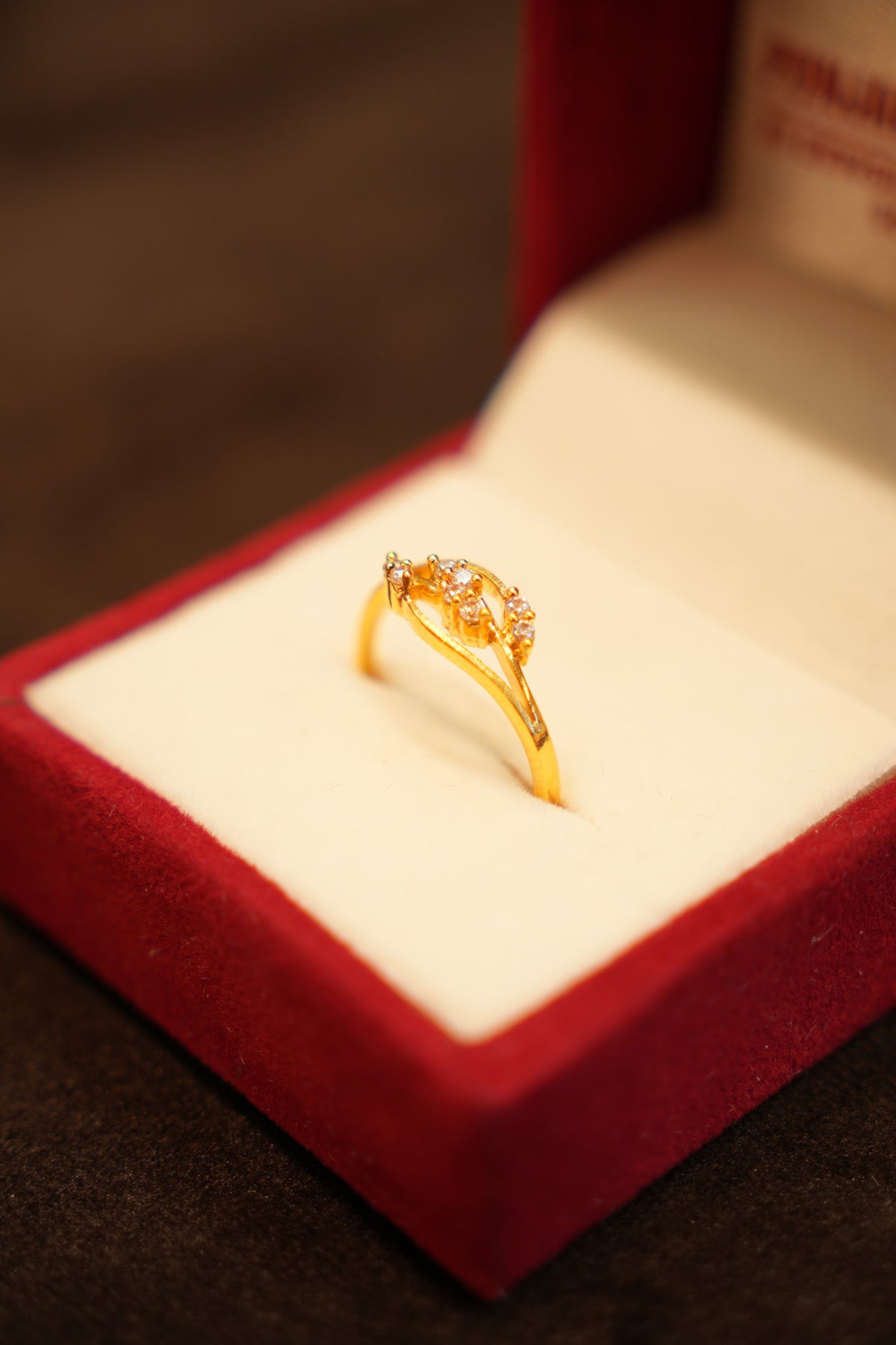 22K Gold Diagonal Stone Wave Ring