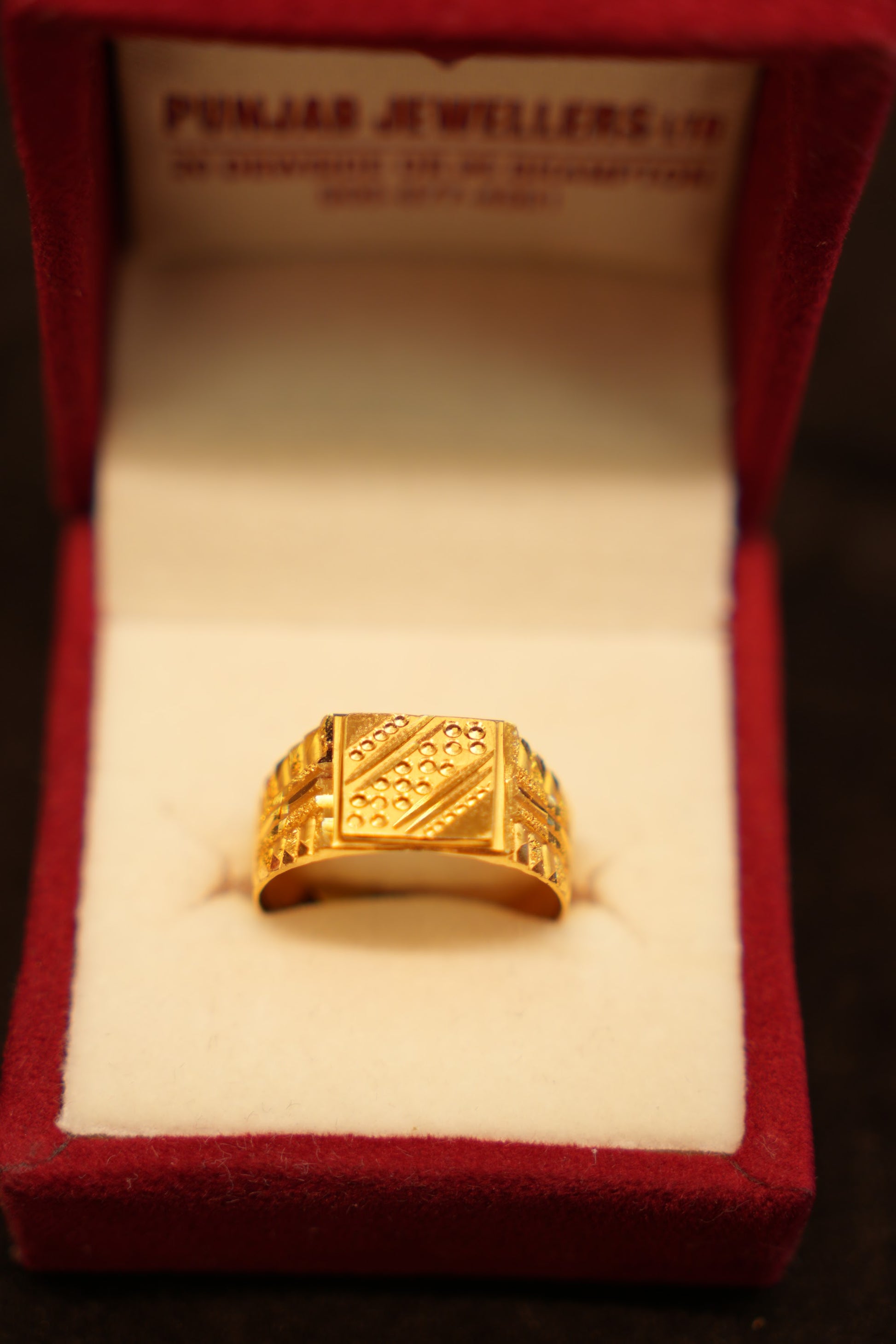 22K Gold Dotted Grid Panel Ring