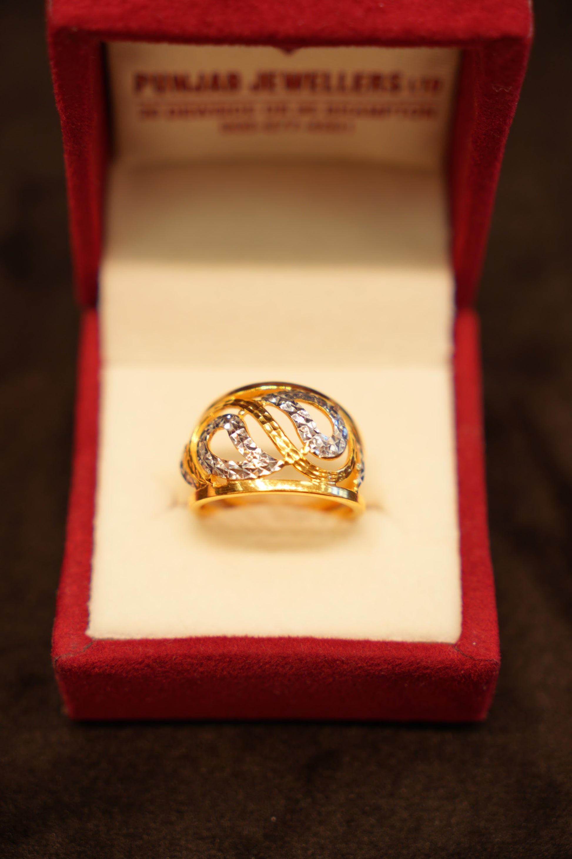 22K Gold Two-Tone Wave Pavé Ring