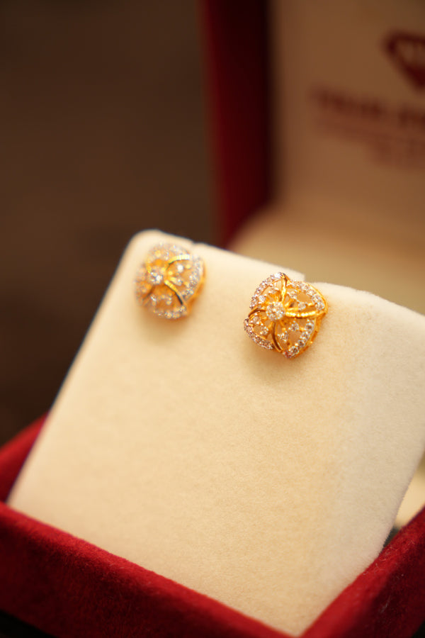 22K Gold Pavé Clover Flower Stud Earrings