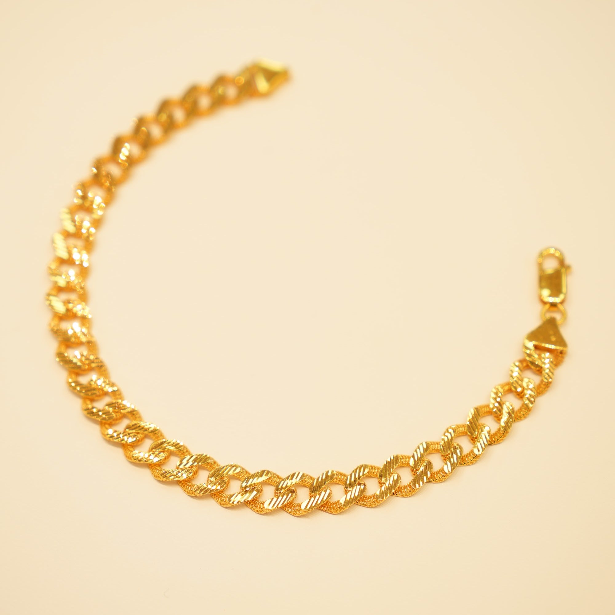 22K Gold Diagonal-Etched Curb Bracelet