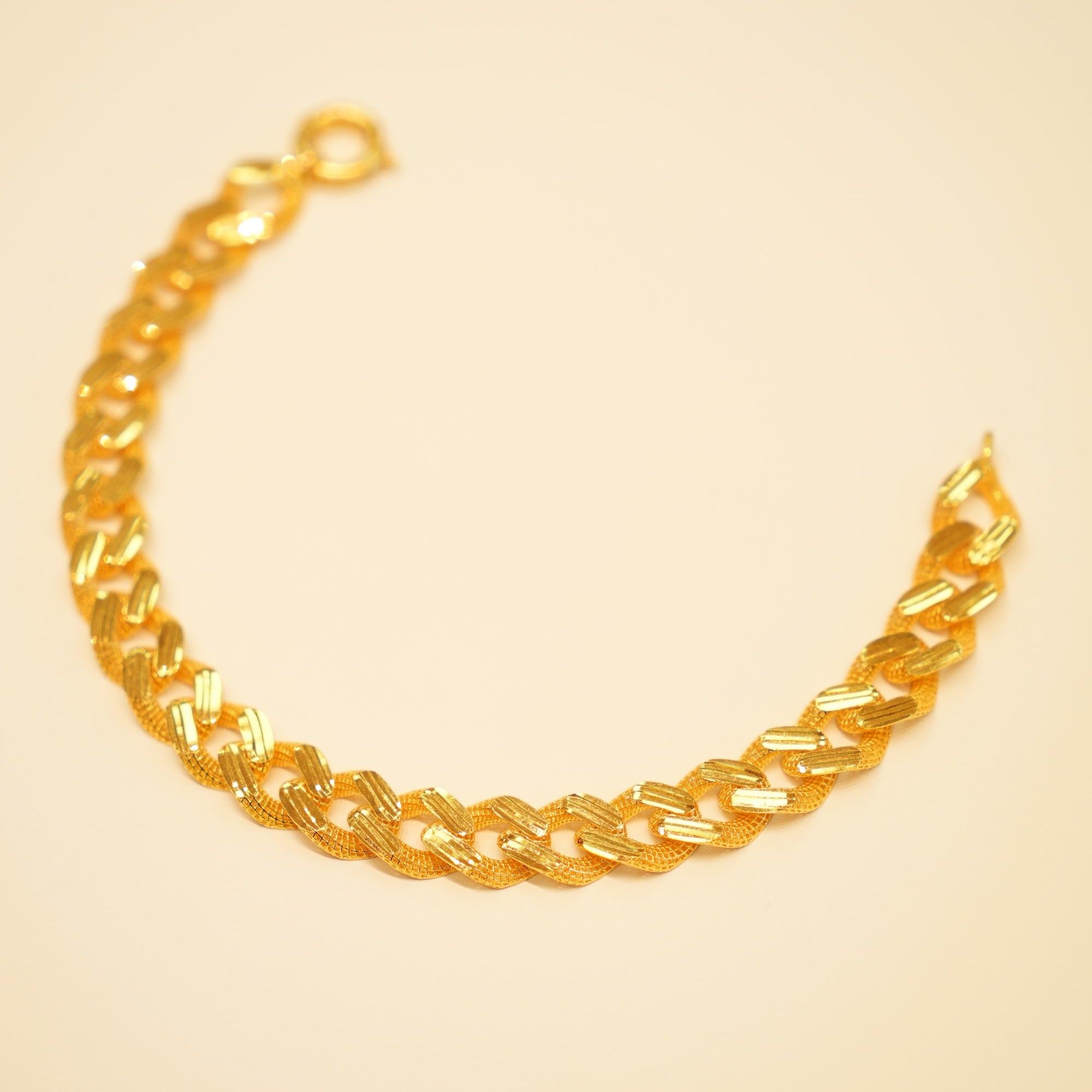 22K Gold Ribbed Curb Bracelet