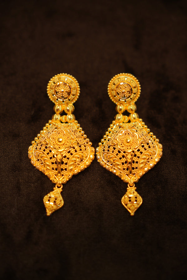 22K Gold Square Filigree Statement Stud Earrings
