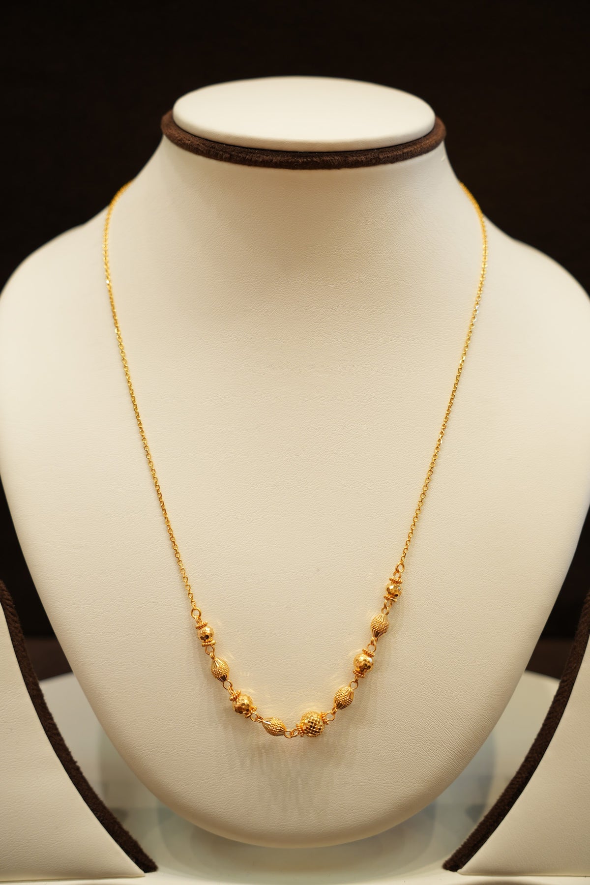 22K Gold Beaded Front Cluster Chain