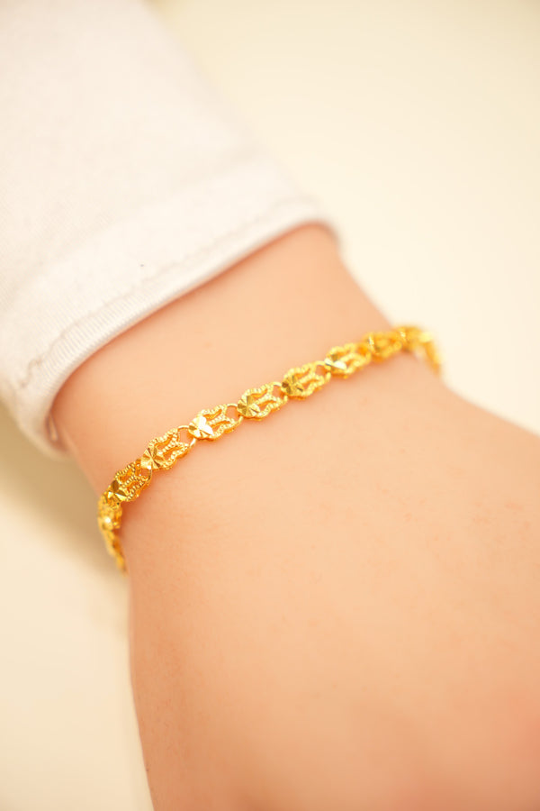 22K Gold Bowtie Link Bracelet