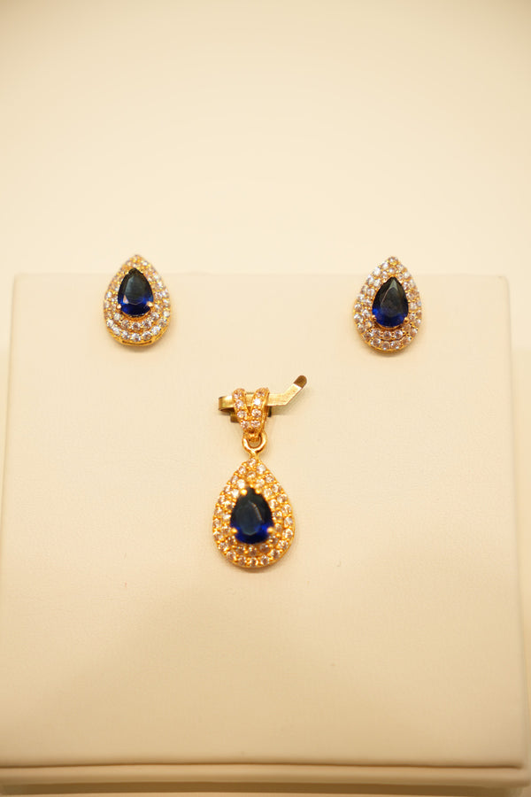 22K Gold Sapphire Halo Pendant Set