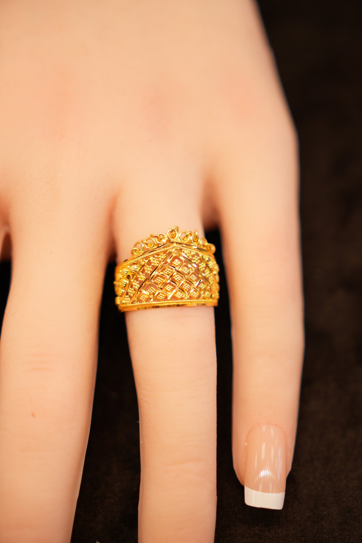 22K Gold Scalloped Lattice Crown Ring