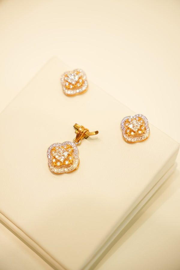 22K Gold Clover Pavé Pendant Set