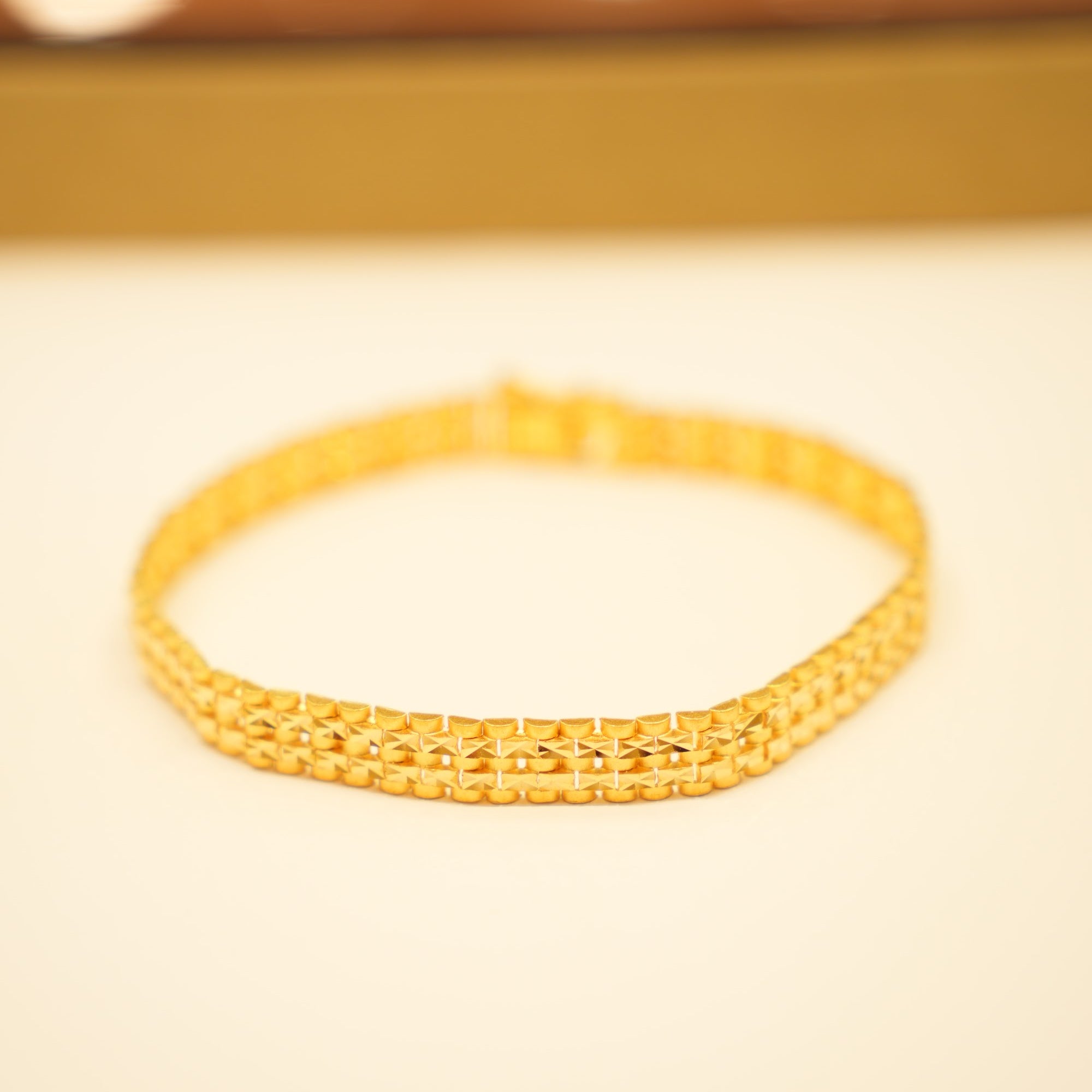22K Gold Sparkle Mesh Bangle Bracelet