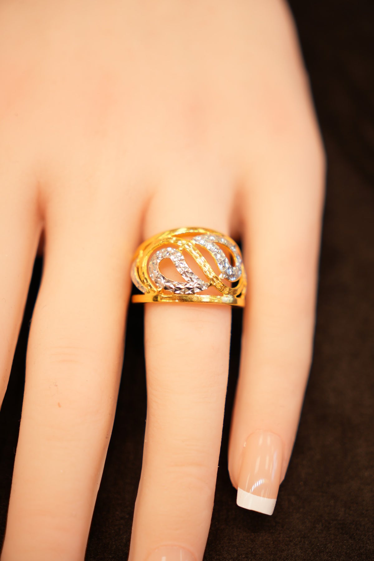 22K Gold Two-Tone Wave Pavé Ring