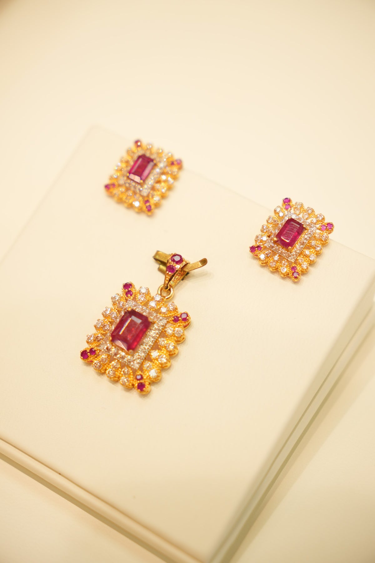22K Gold Ruby Halo Pendant Set