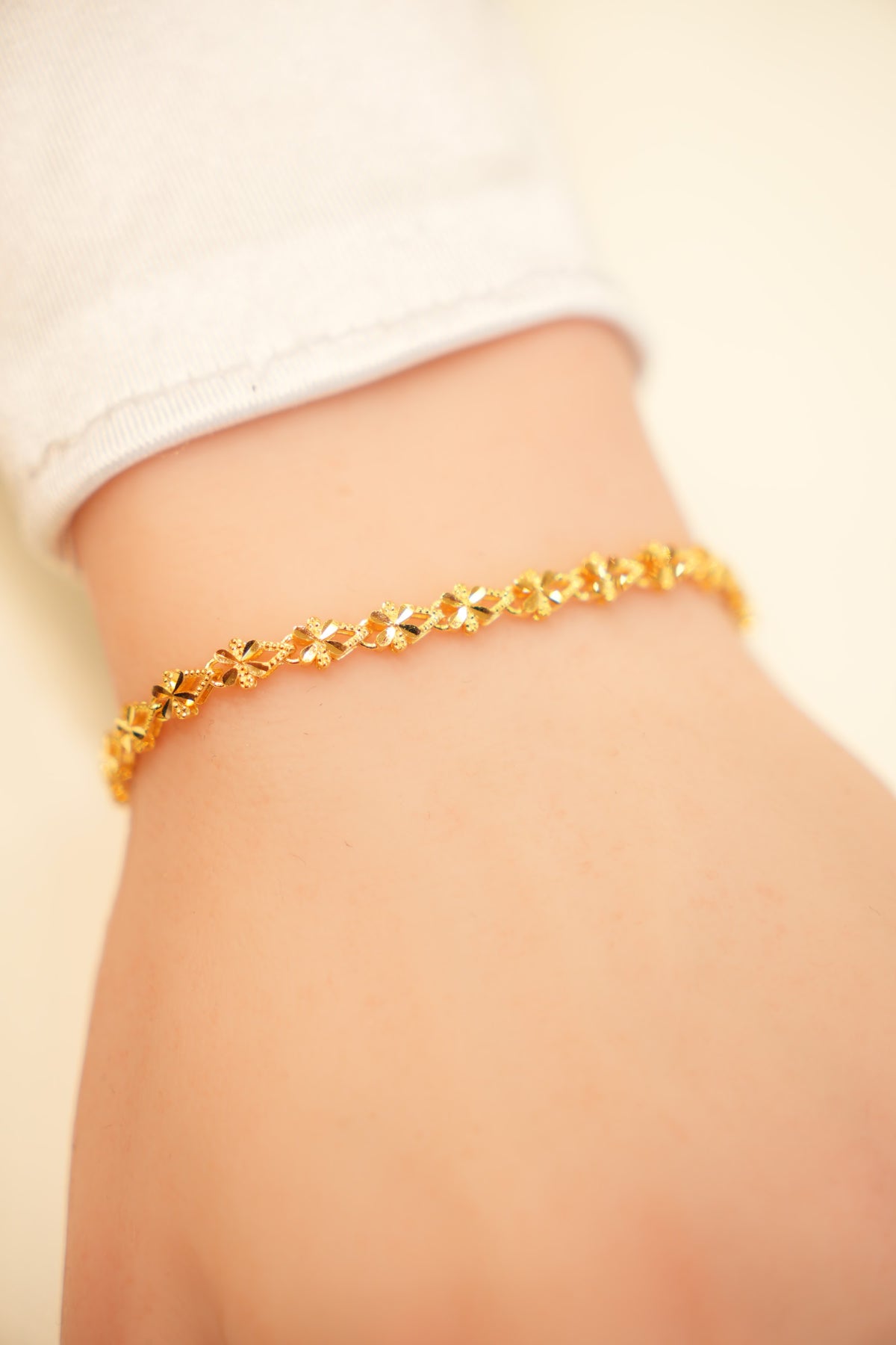 22K Gold Sparkle Clover Link Bracelet