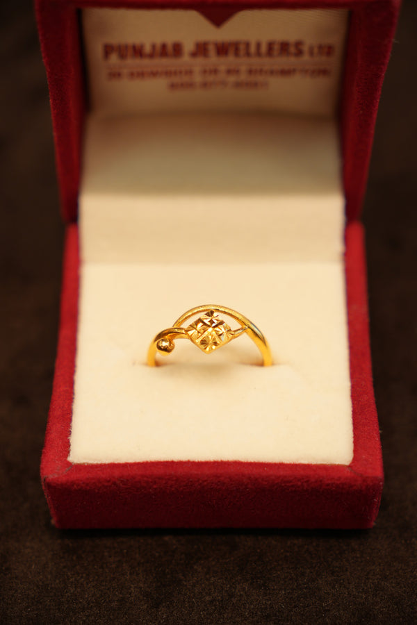 22K Gold Open Swirl Star-Cut Ring
