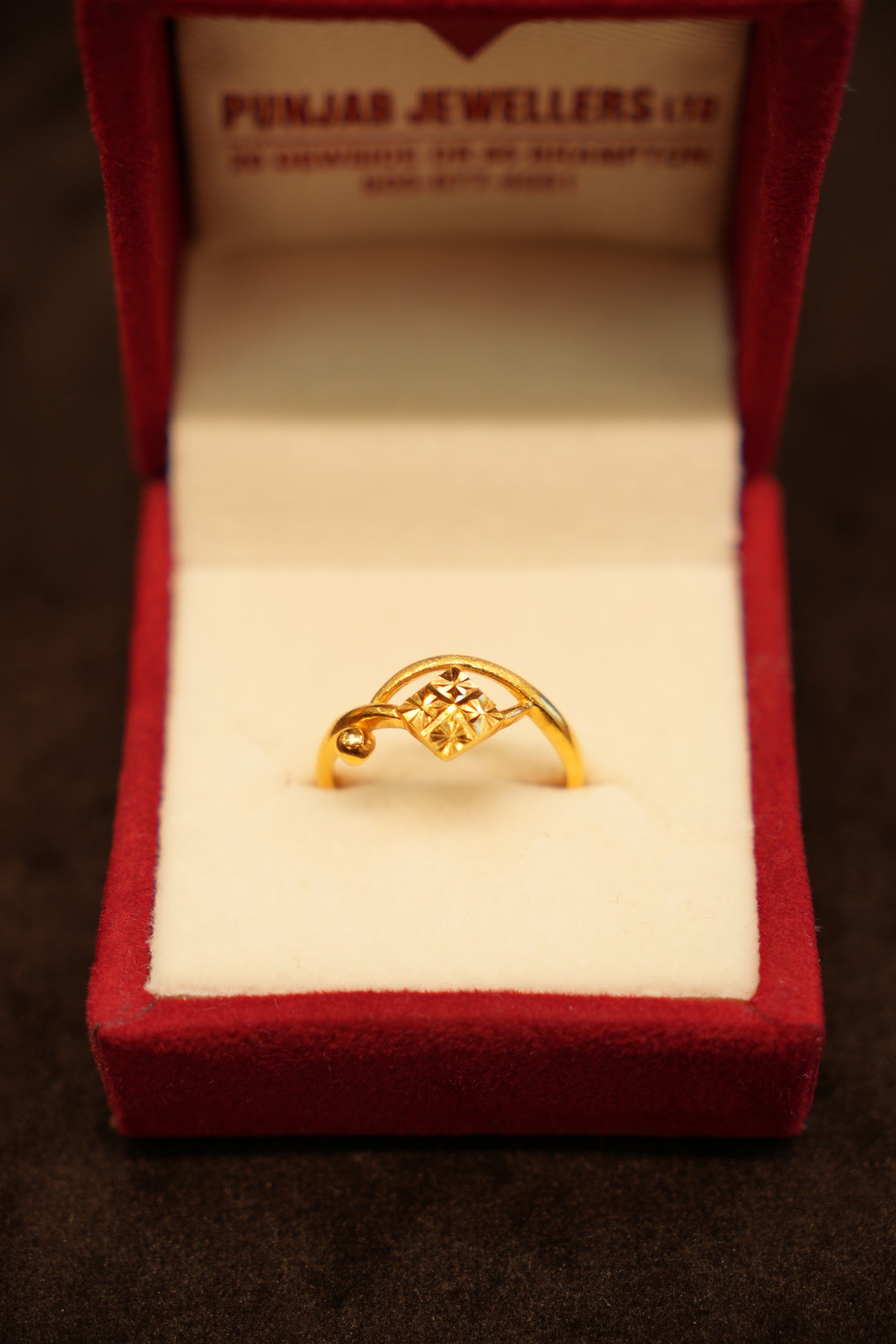 22K Gold Open Swirl Star-Cut Ring