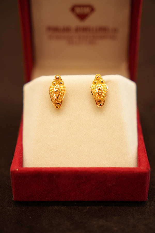 22K Gold Elongated Leaf Stud Earrings