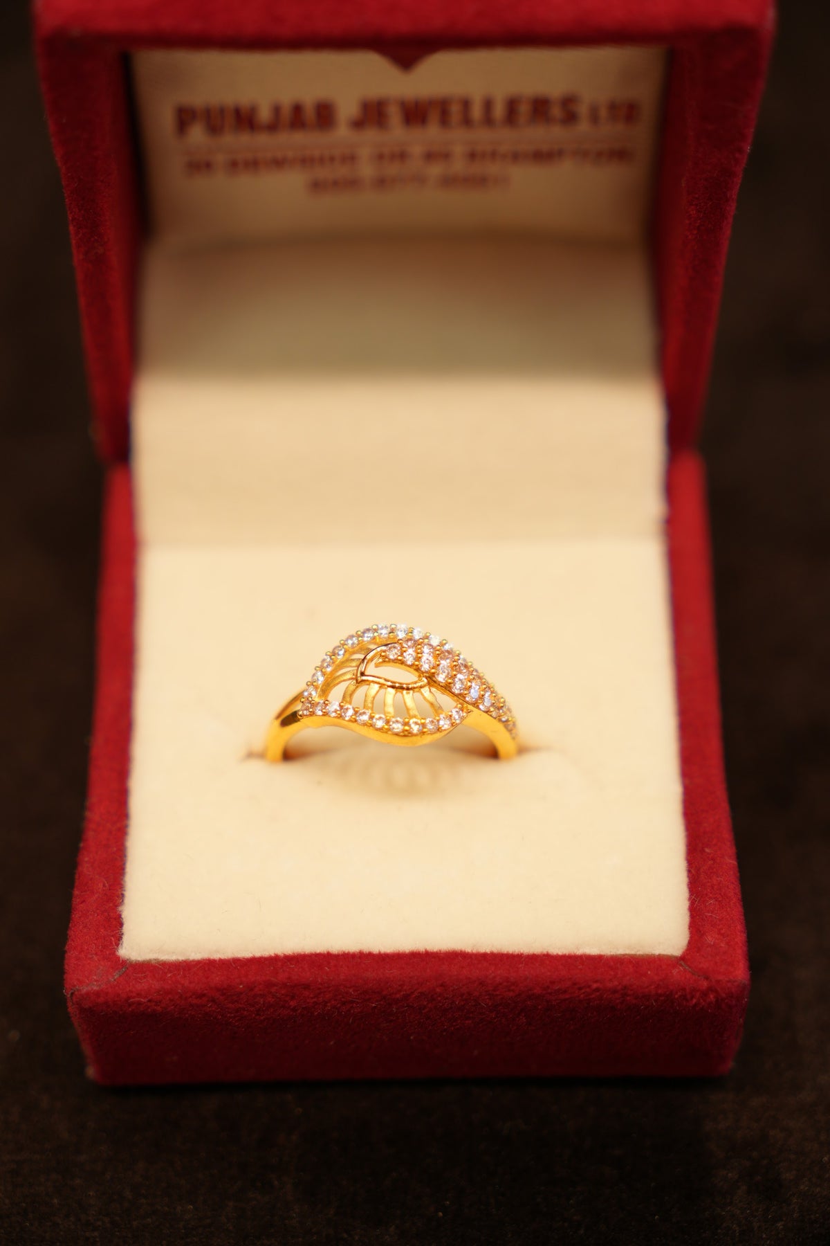 22K Gold Pavé Leaf Outline Ring