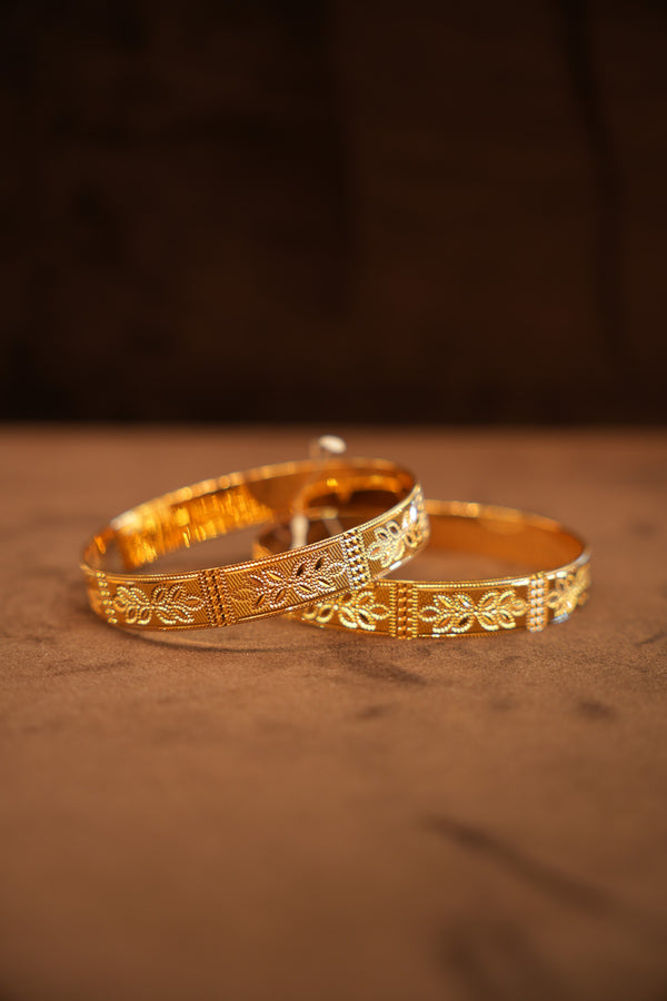 22K Gold Etched Flower Panel Bangles