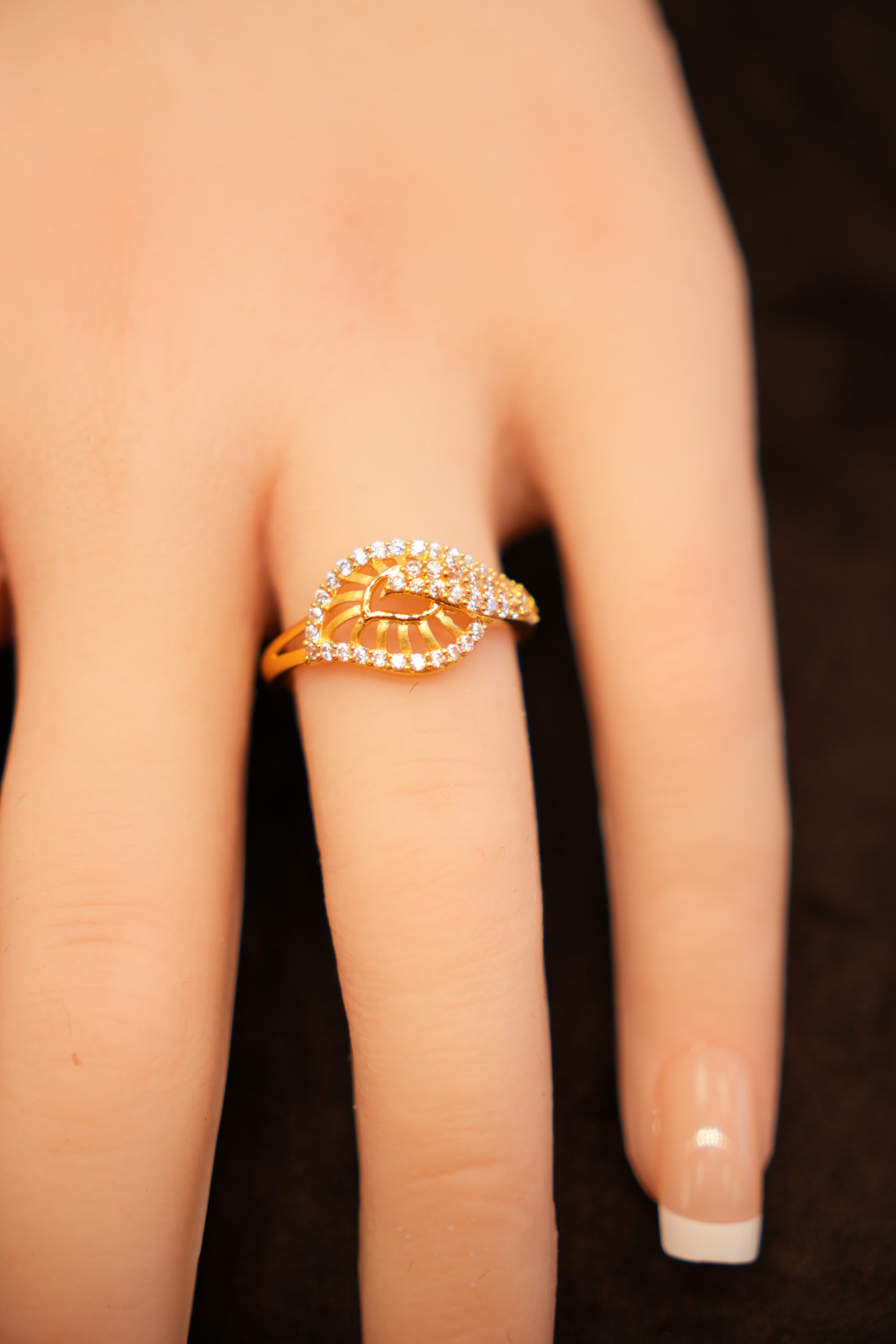 22K Gold Pavé Leaf Outline Ring
