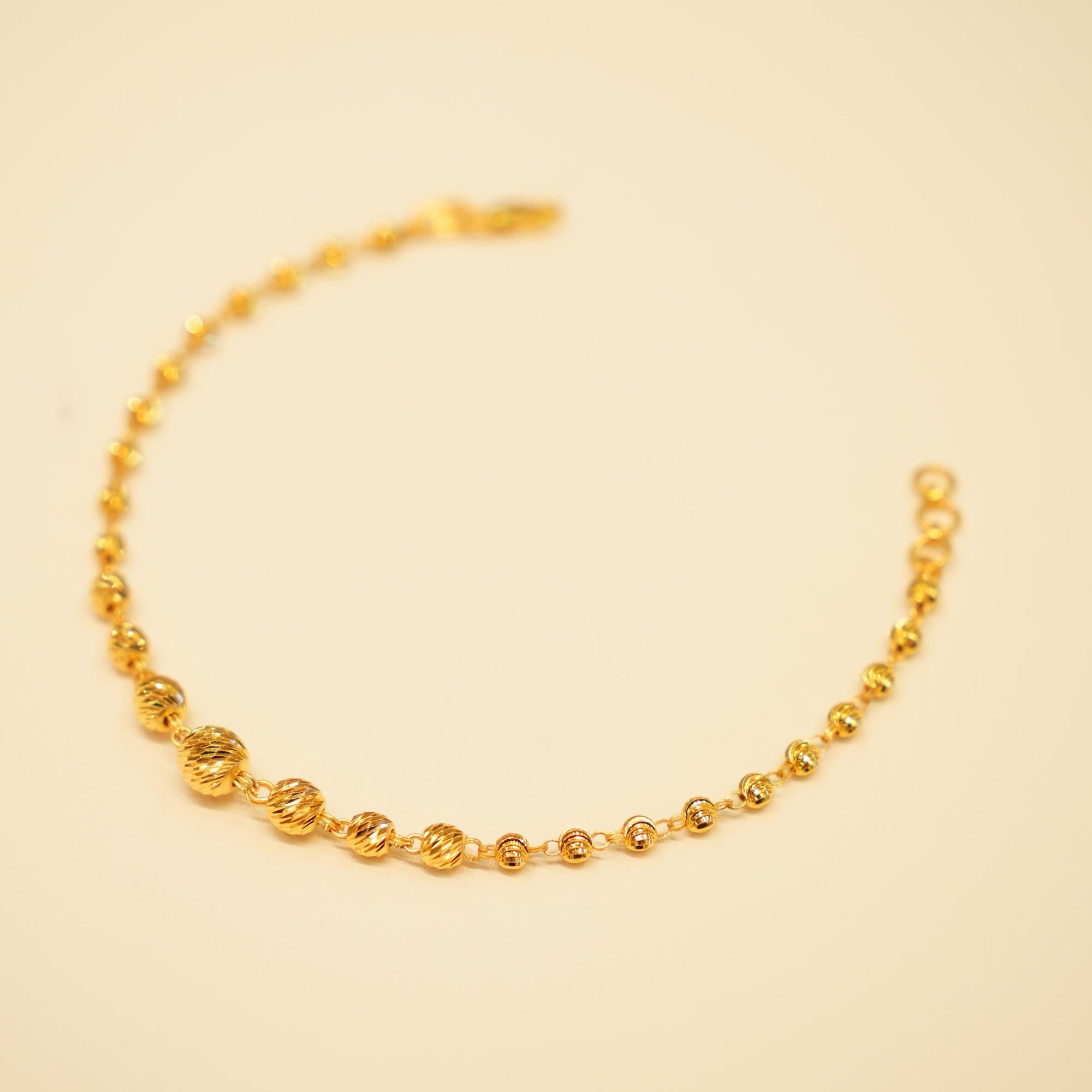 22K Gold Ridged Bead Bracelet