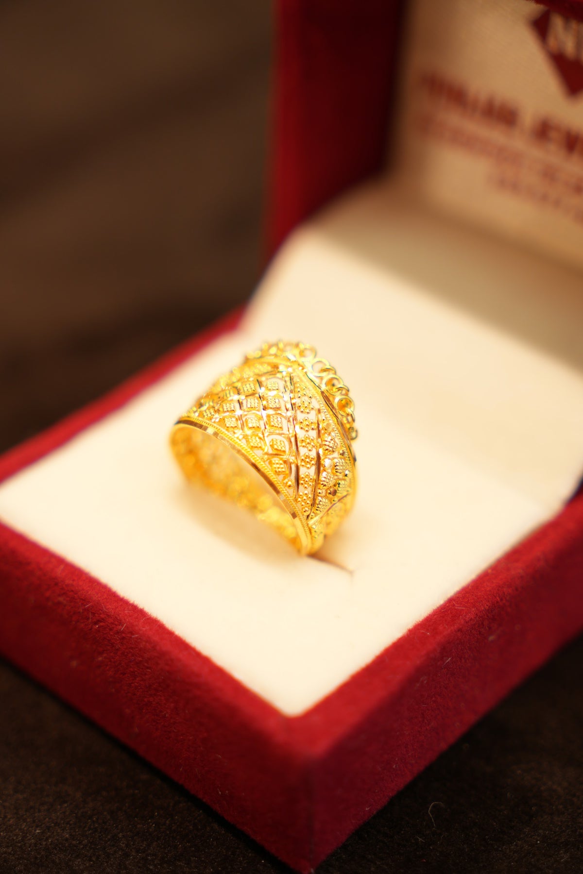 22K Gold Scalloped Lattice Crown Ring