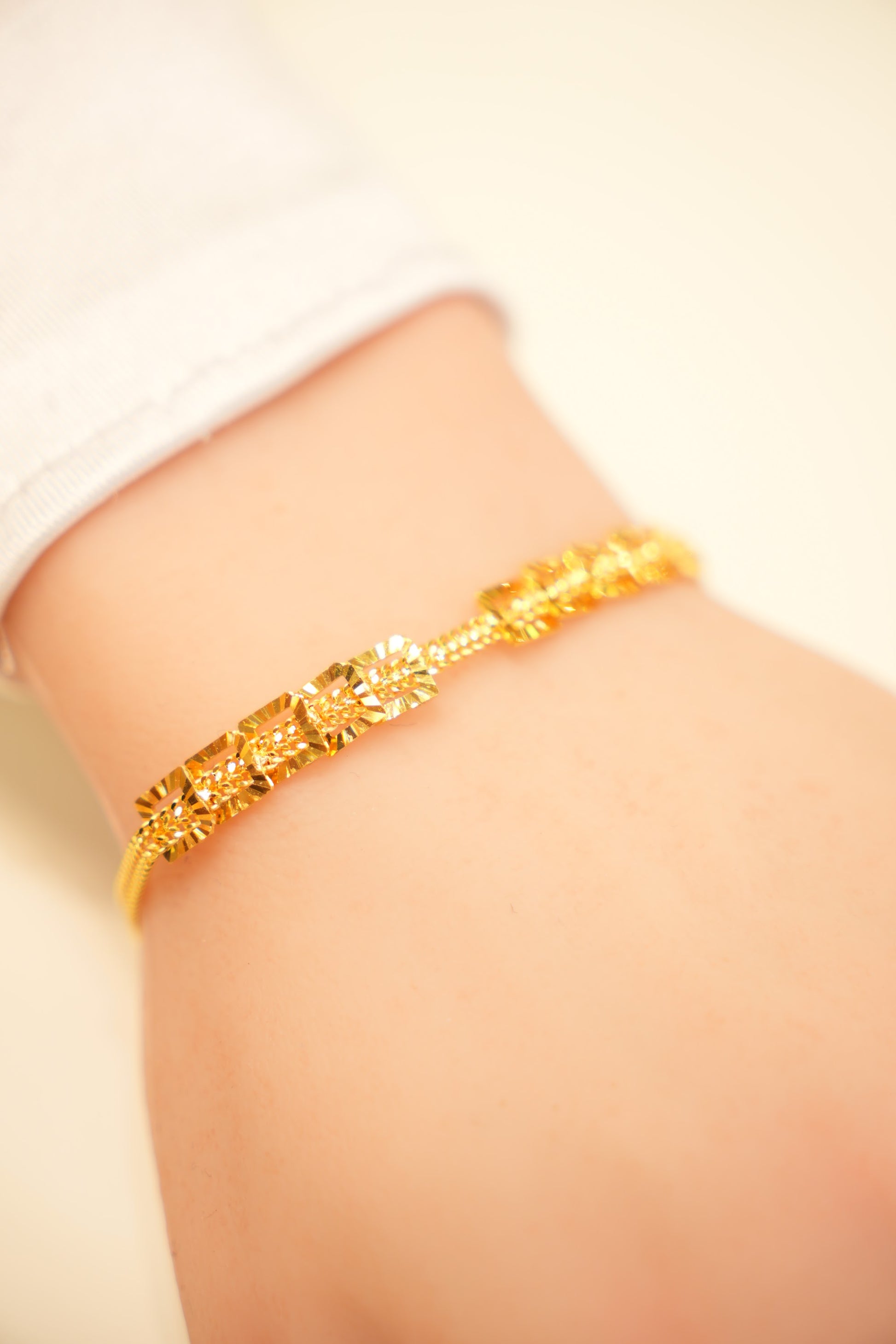 22K Gold Faceted Curve Accent Bracelet