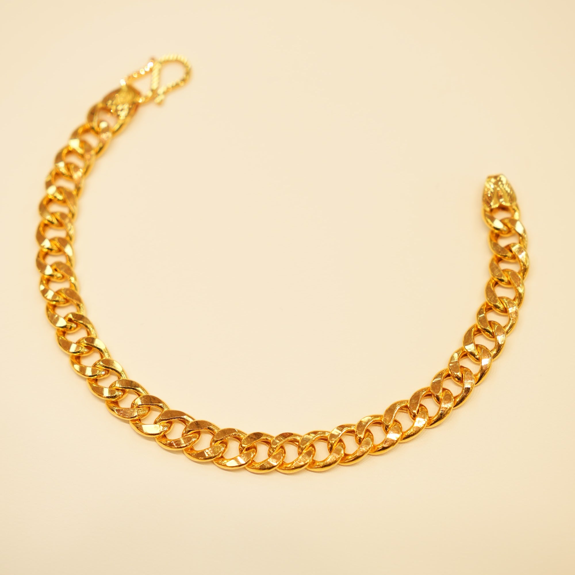 22K Gold Hammered Curb Bracelet