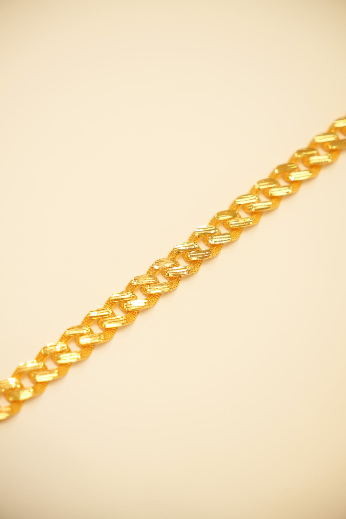 22K Gold Ribbed Curb Bracelet