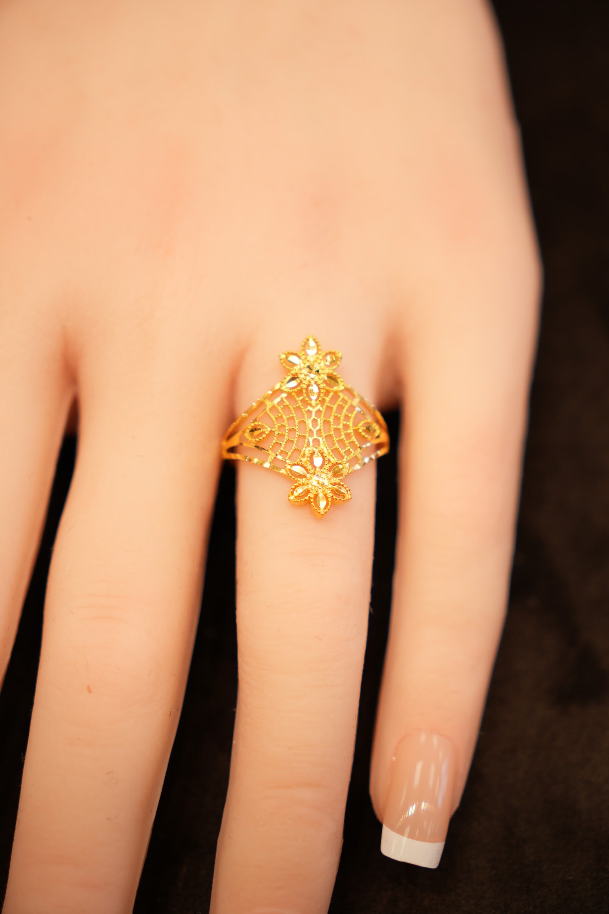 22K Gold Floral Fan Filigree Ring