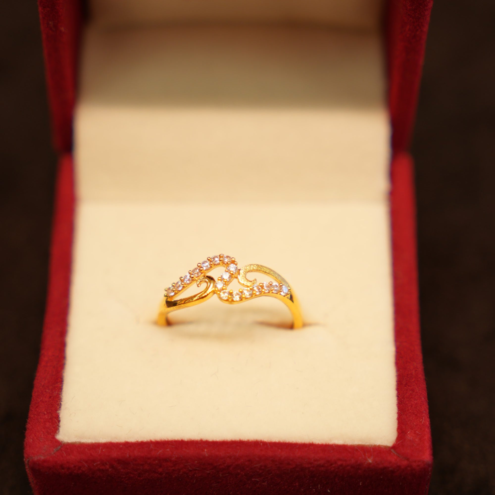 22K Gold Paisley Swirl Ring